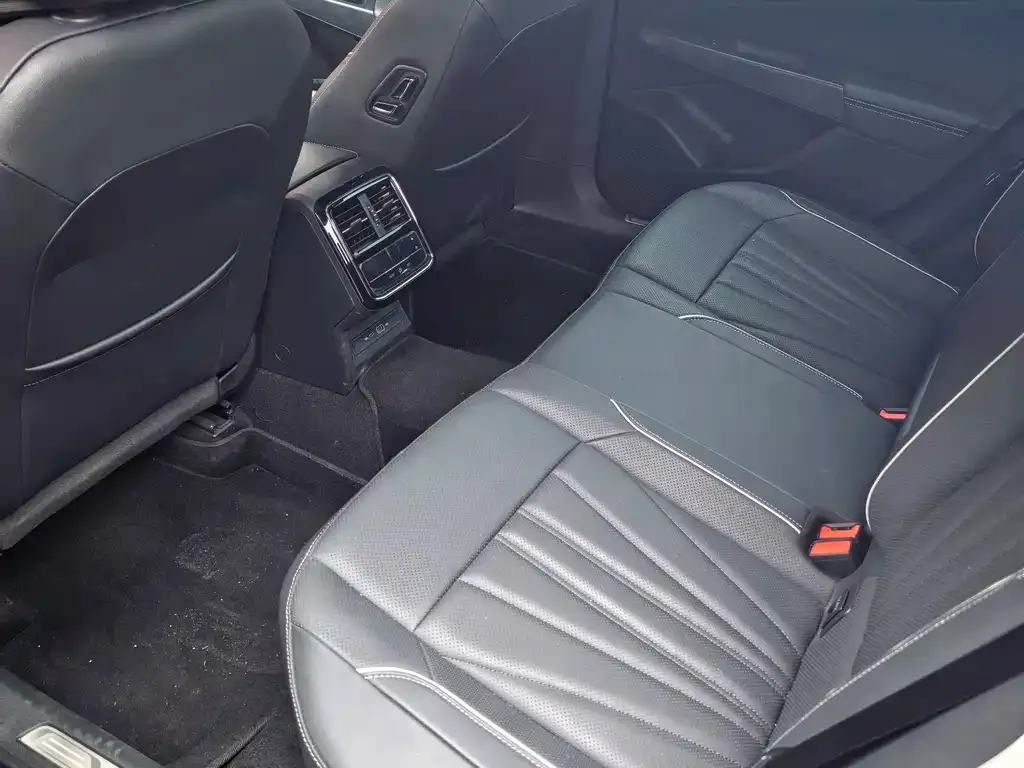 Volkswagen Passat — фото 3