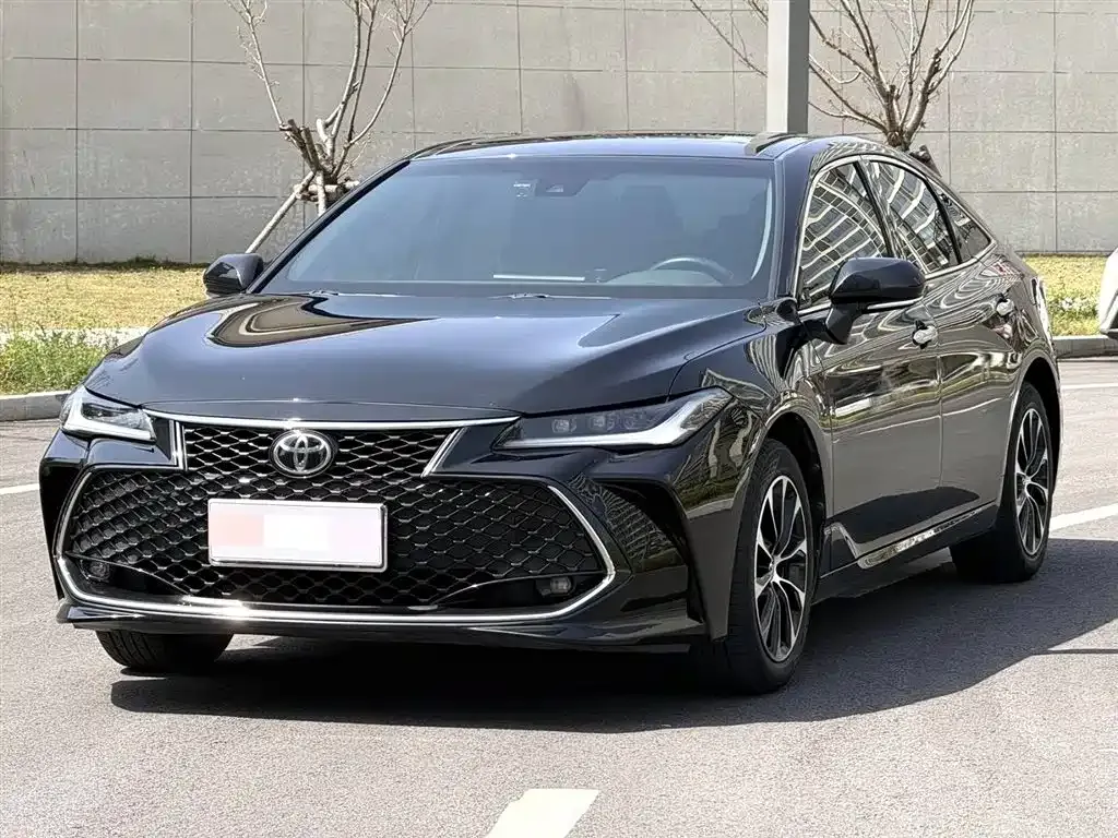 Toyota Avalon — фото 1