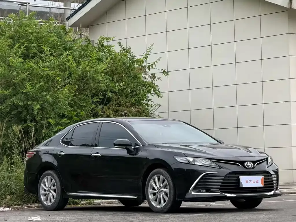 Toyota Camry — фото 4