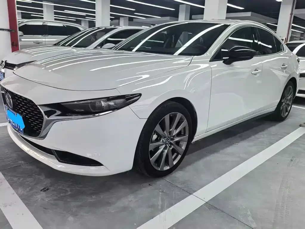 Mazda 3 Axela — фото 1