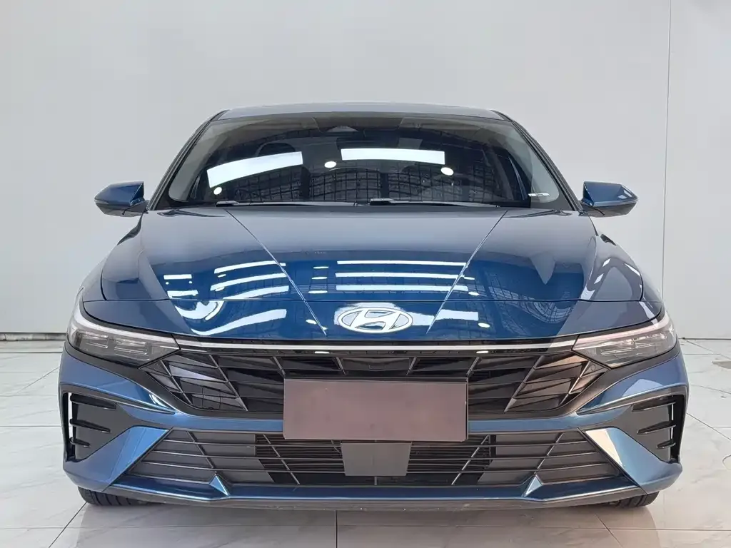 Hyundai Elantra — фото 5
