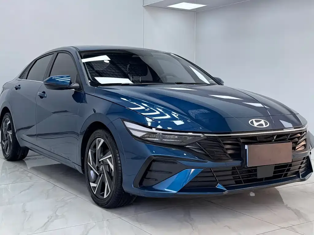 Hyundai Elantra — фото 4