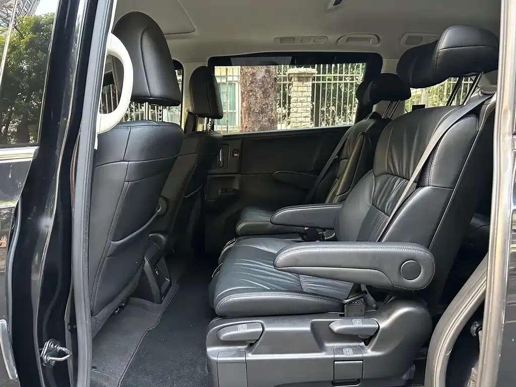 Honda Odyssey — фото 10