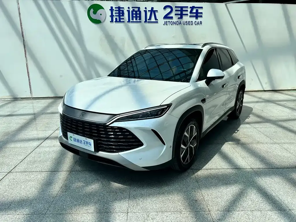 BYD L DM-i — фото 1