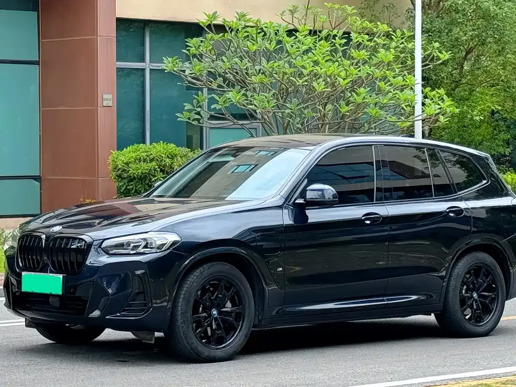 BMW iX3 — фото 1