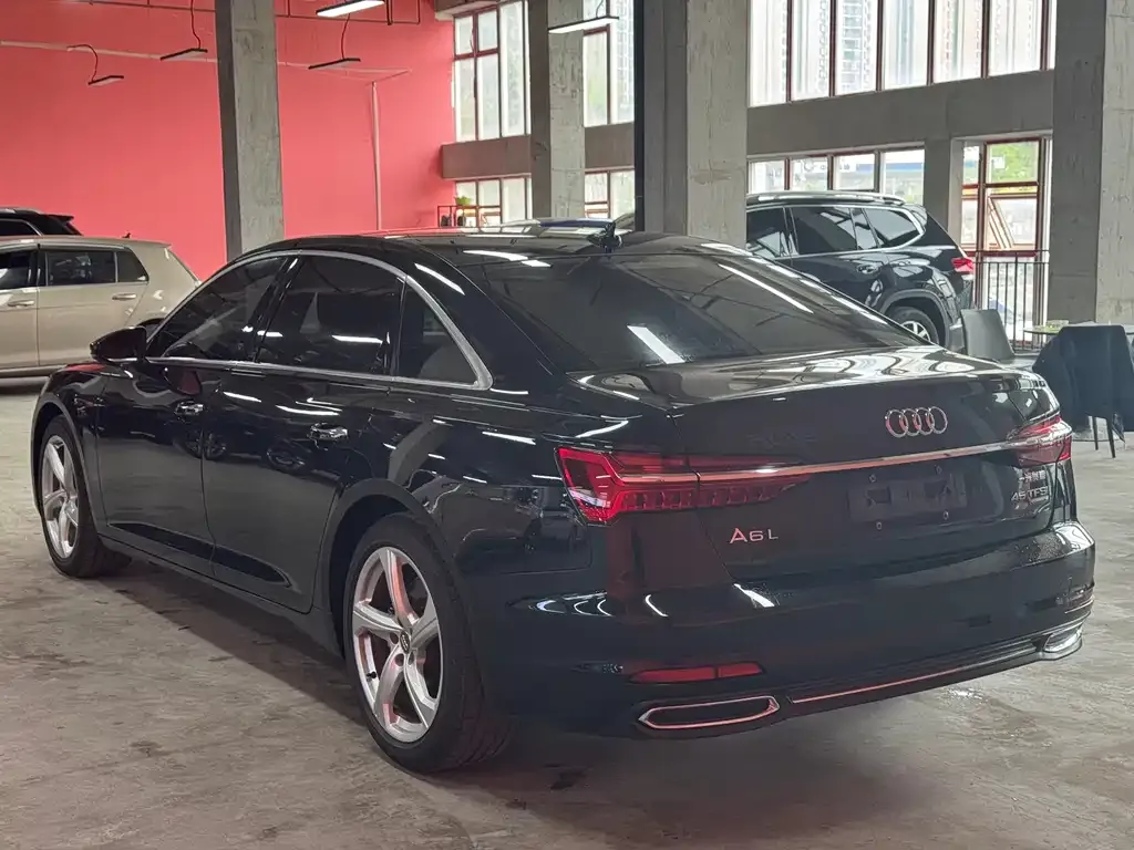 Audi A6L — фото 6
