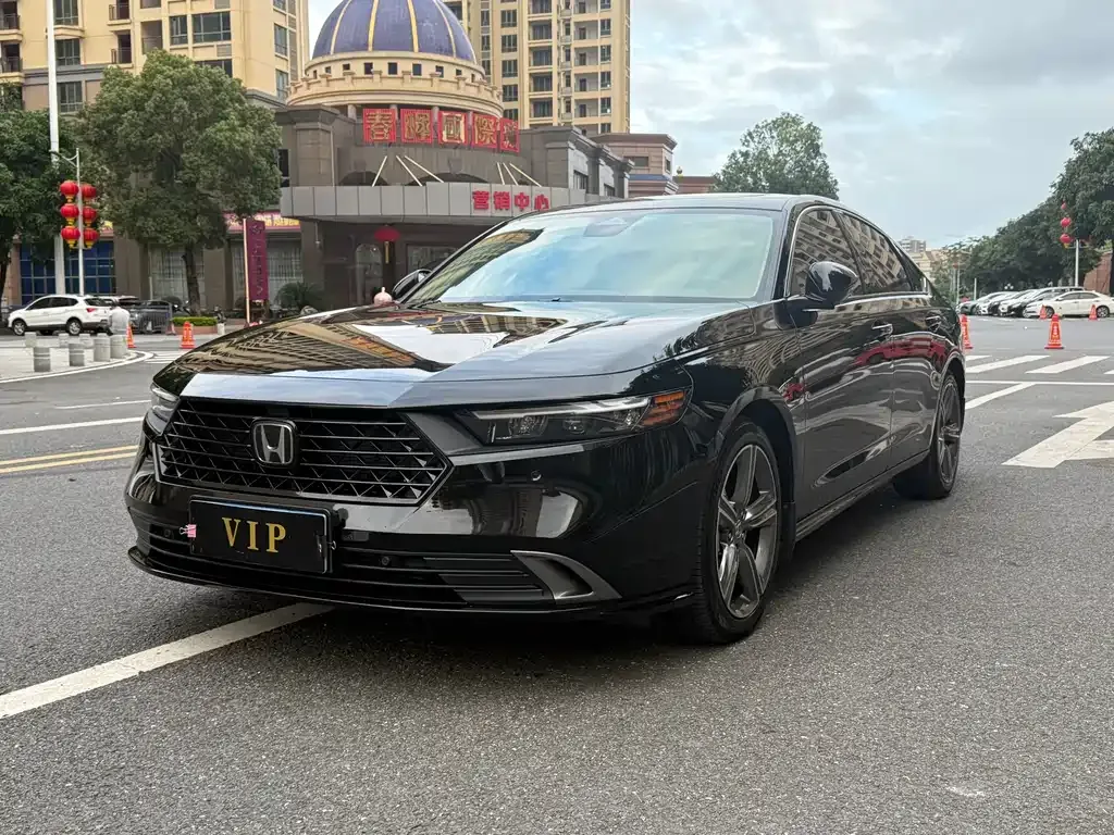 Honda Accord — фото 1