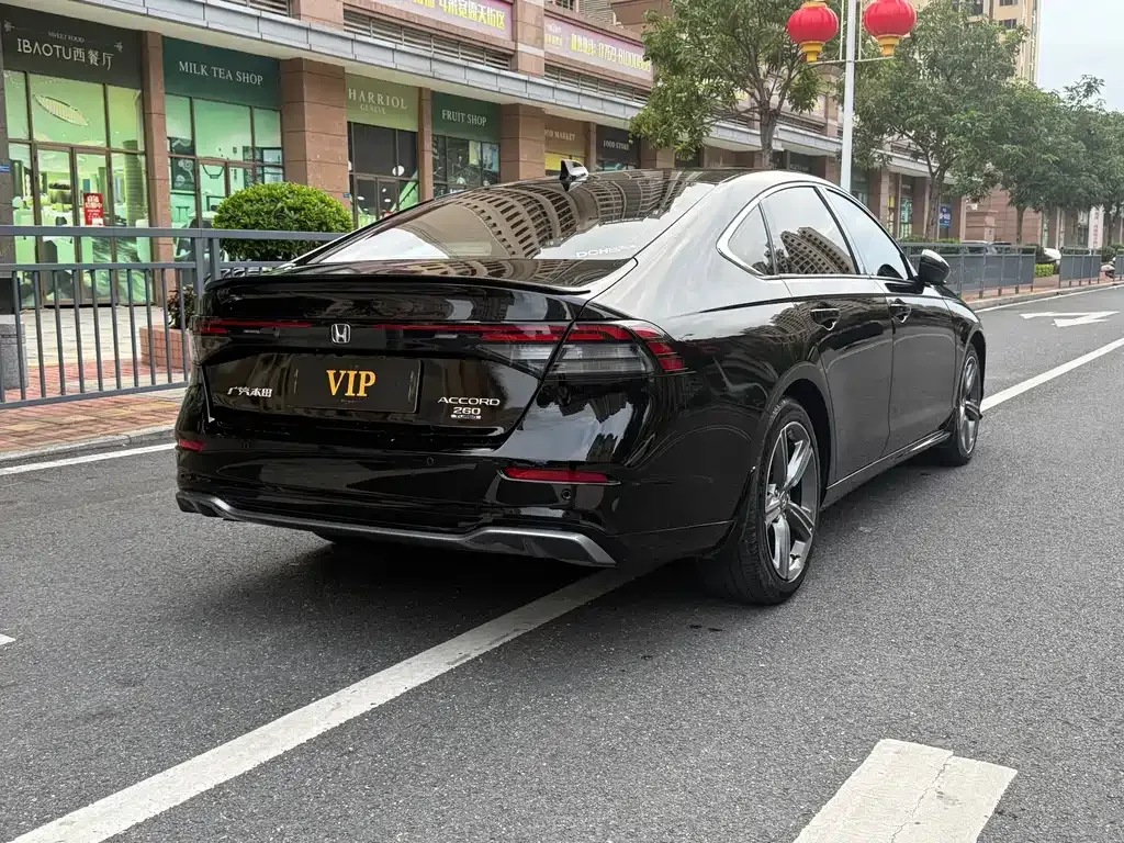 Honda Accord — фото 8