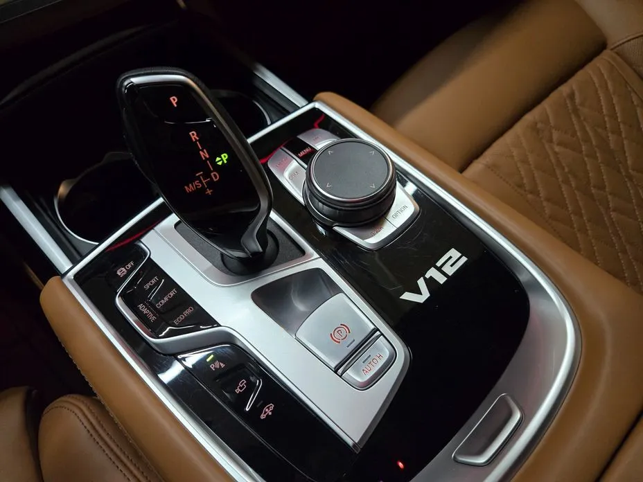 BMW 7-Series 2022 из KR, фото 2