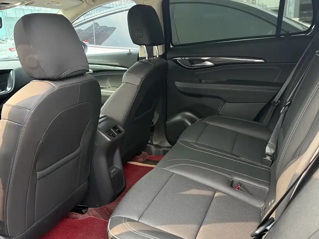 Buick Envision Plus — фото 6