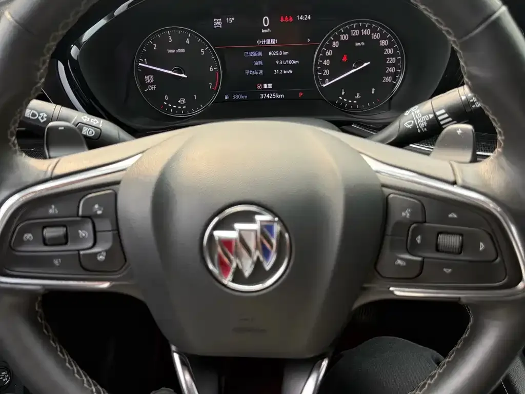 Buick Envision Plus — фото 2