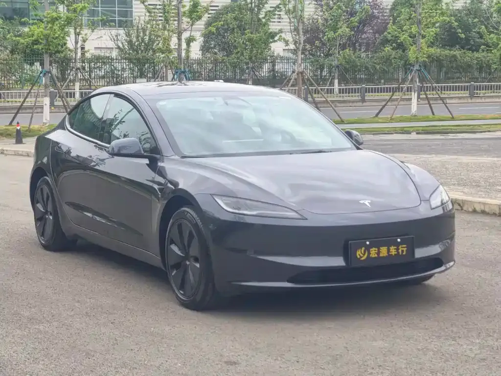Tesla Model 3 — фото 3