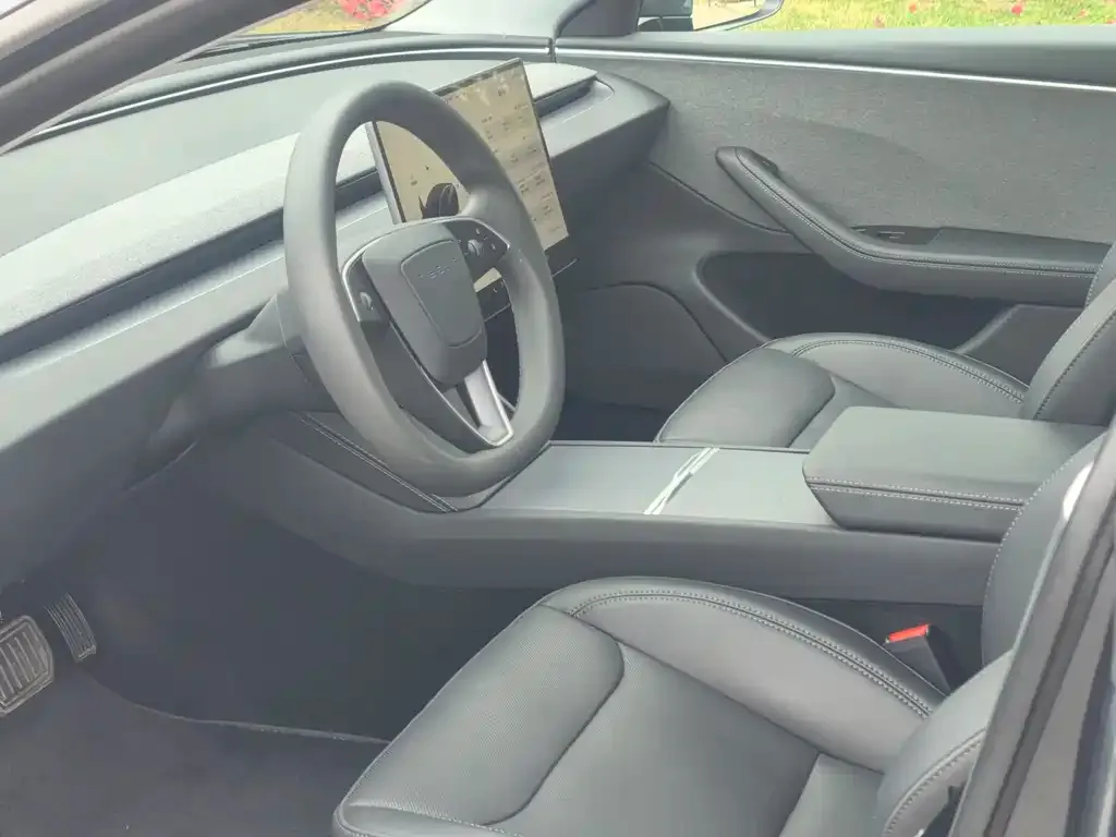Tesla Model 3 — фото 4