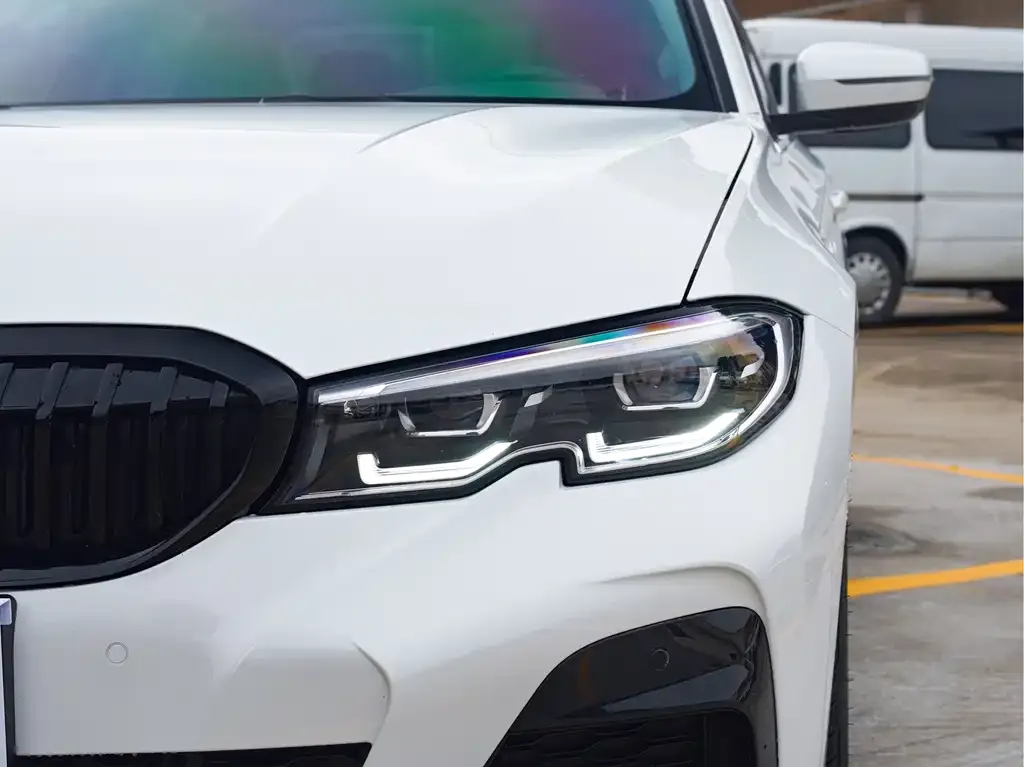 BMW 3 Series 2021 из CN, фото 2