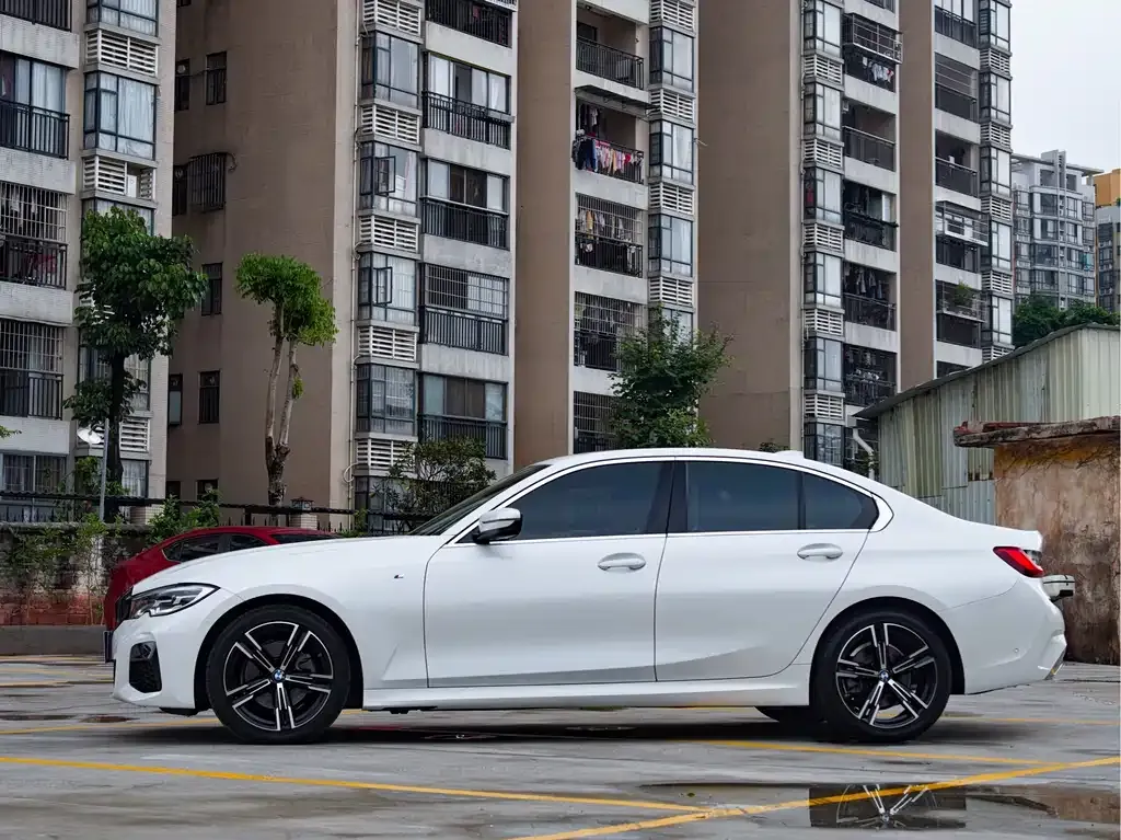 BMW 3 Series 2021 из CN, фото 9