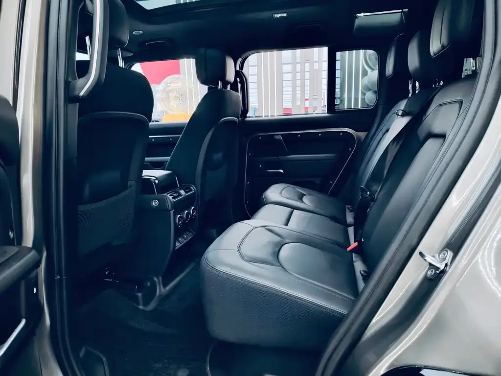 Land Rover Defender — фото 6