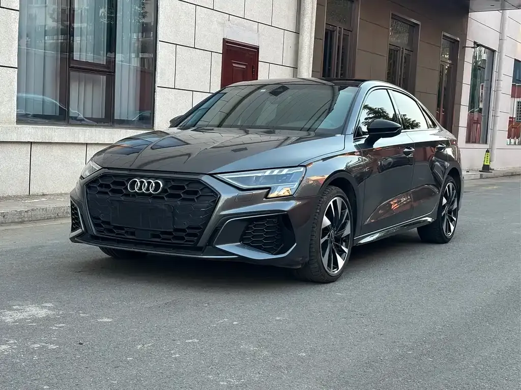 Audi A3 — фото 1