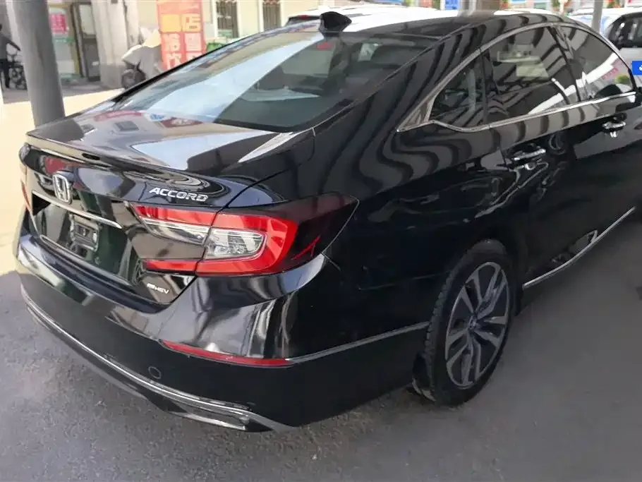 Honda Accord — фото 8