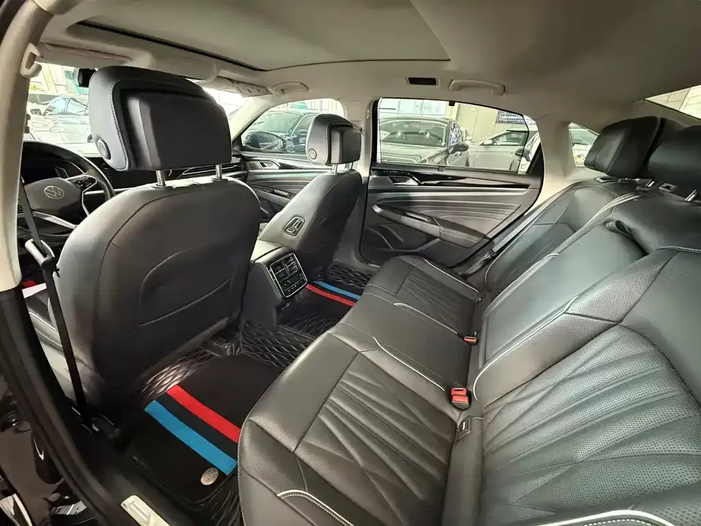 Volkswagen Passat — фото 6