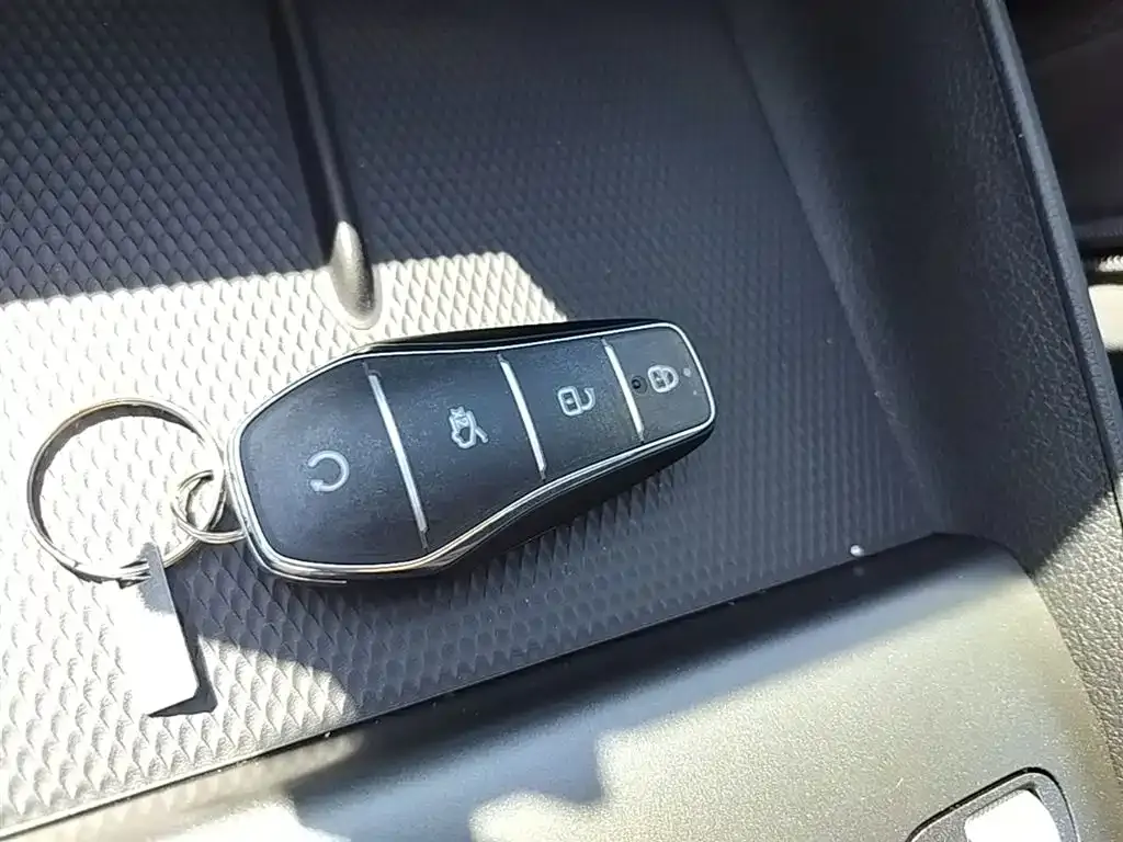 BYD Seal 05 DM-i 2026 из CN, фото 3