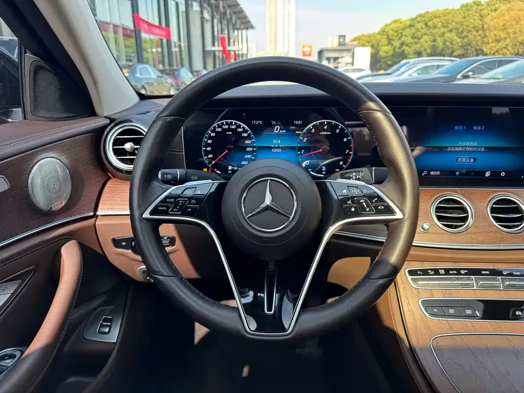 Mercedes-Benz E-Class — фото 5