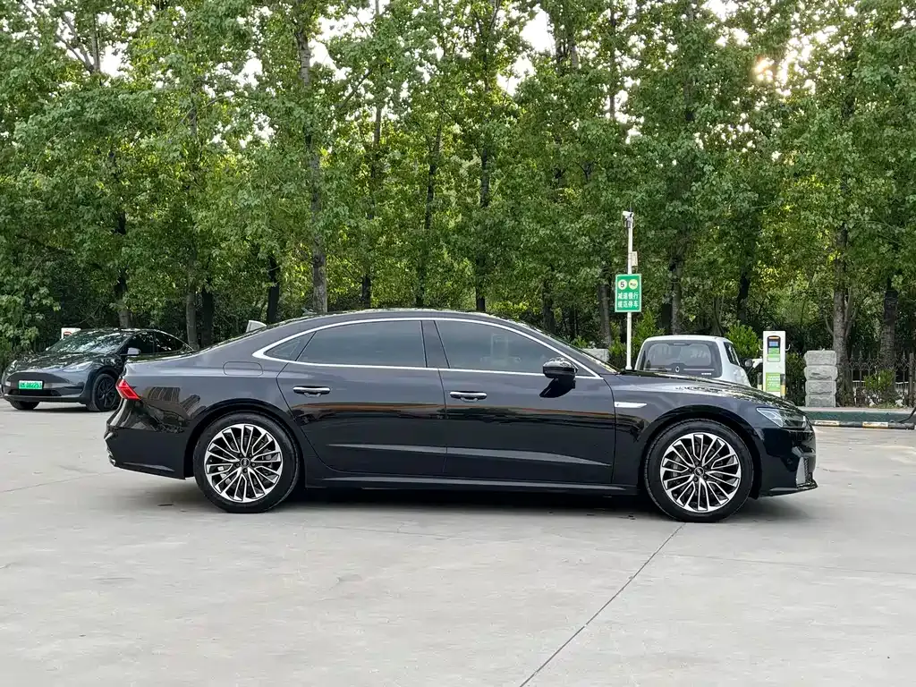 Audi A7L 2024 из CN, фото 8