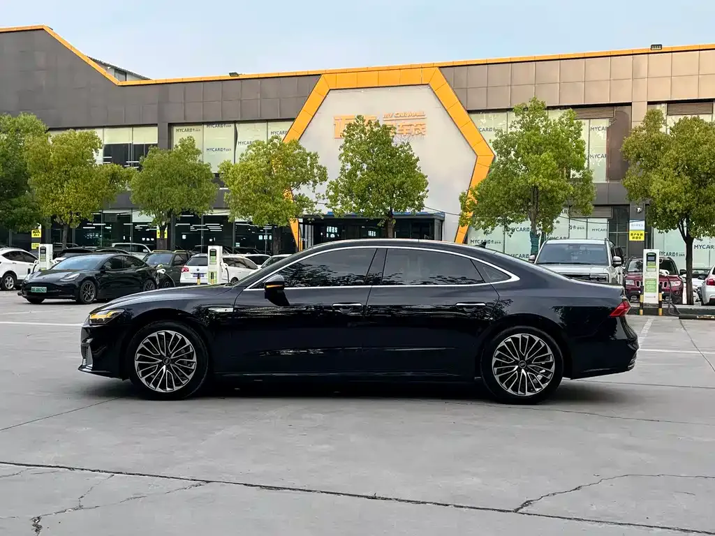Audi A7L 2024 из CN, фото 4