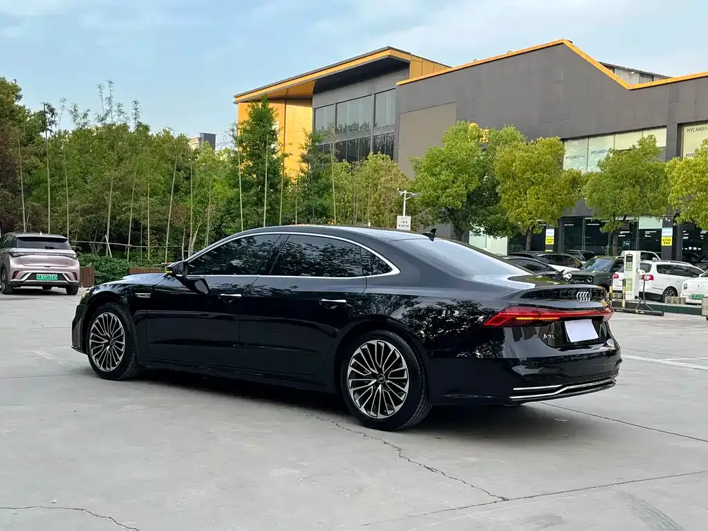 Audi A7L 2024 из CN, фото 2