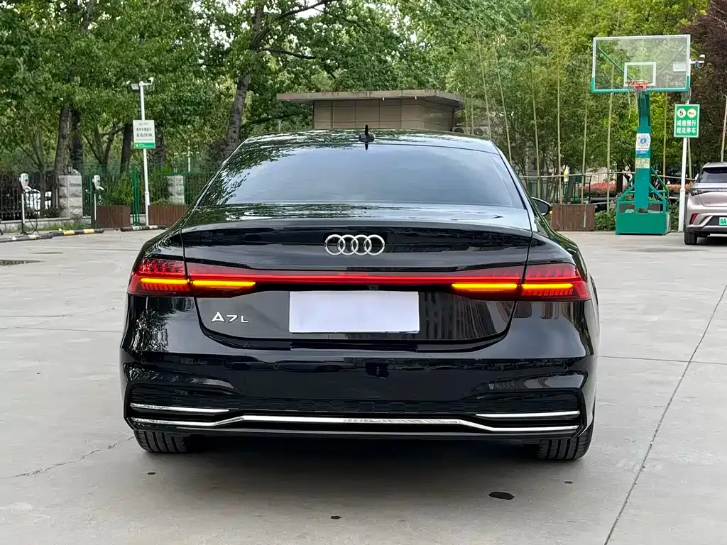 Audi A7L 2024 из CN, фото 6