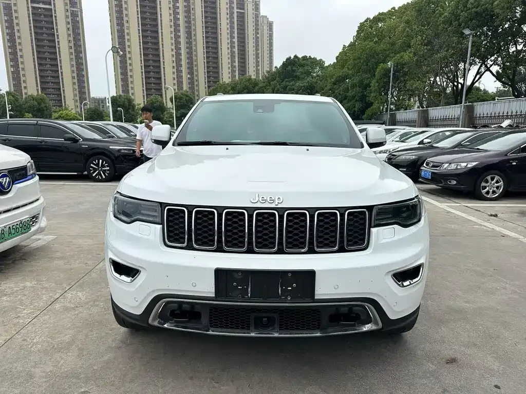 Jeep Grand Cherokee (Import) 2022 из CN, фото 9