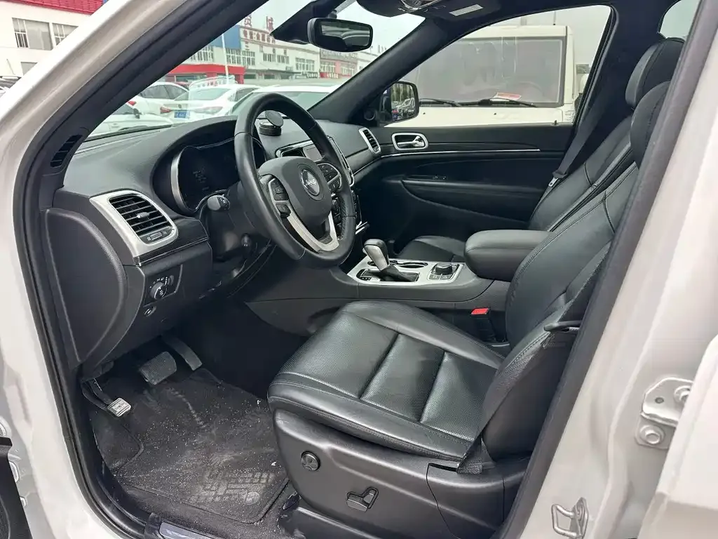 Jeep Grand Cherokee (Import) 2022 из CN, фото 5