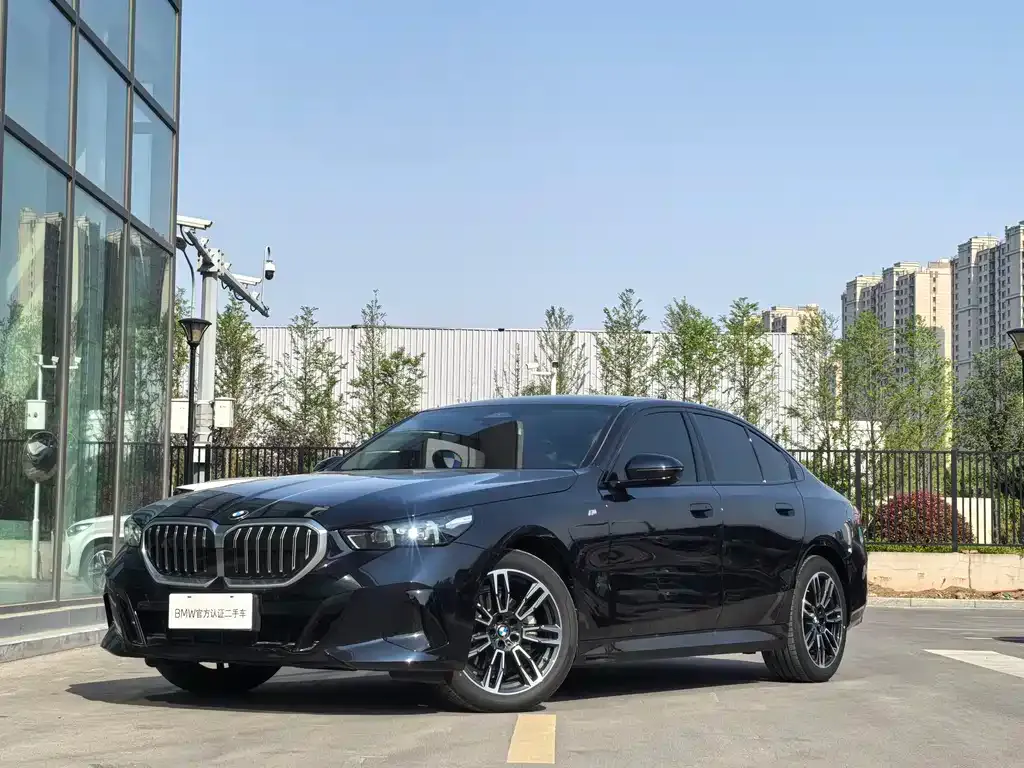 BMW 5 Series (Import) — фото 1