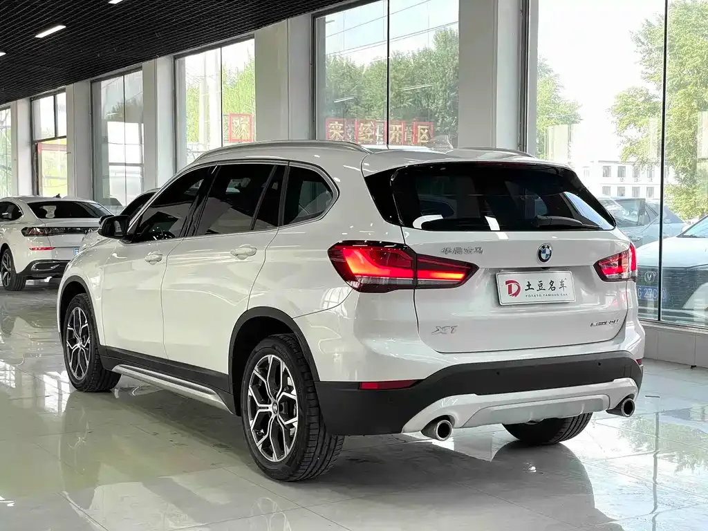 BMW X1 — фото 10