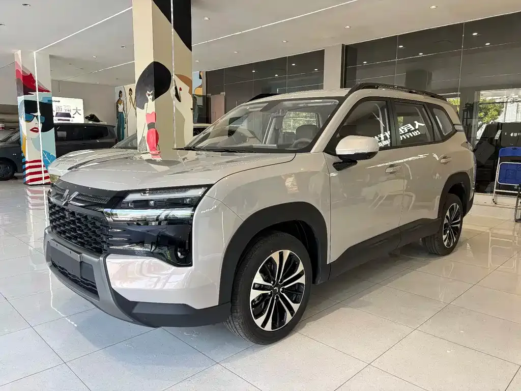 Wuling Starlight 560