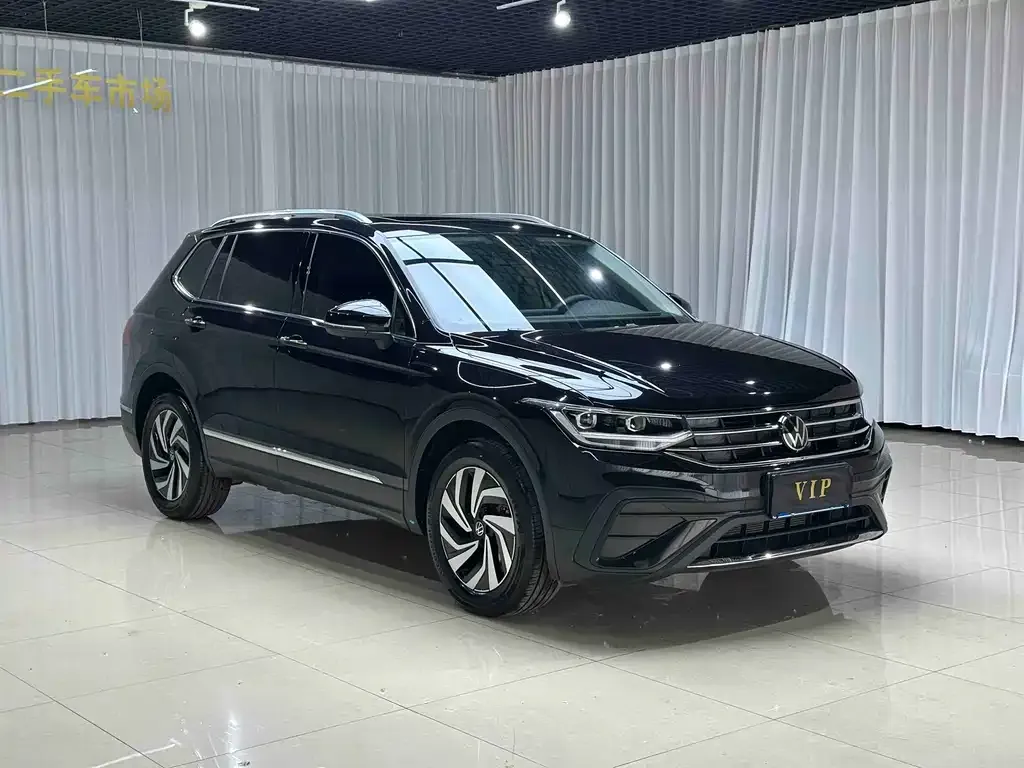 Volkswagen Tiguan L — фото 5