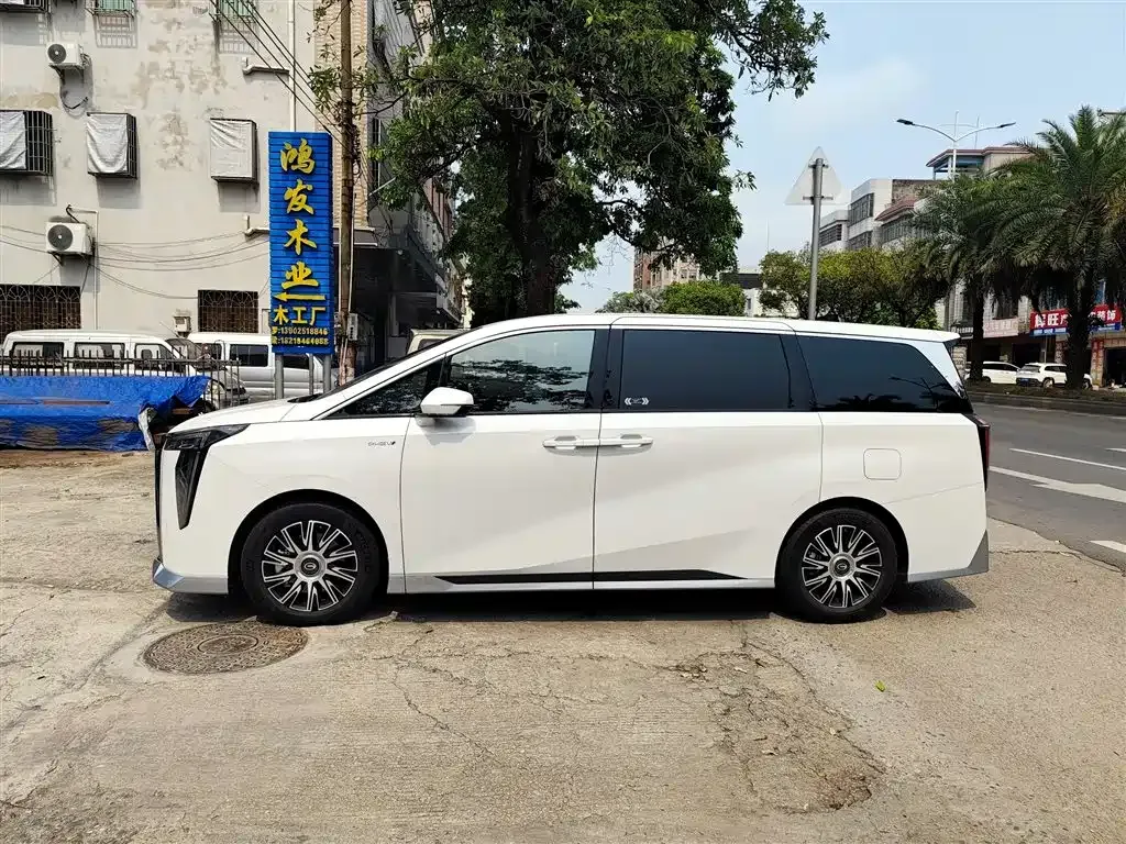 GAC Motor Trumpchi E9 — фото 9