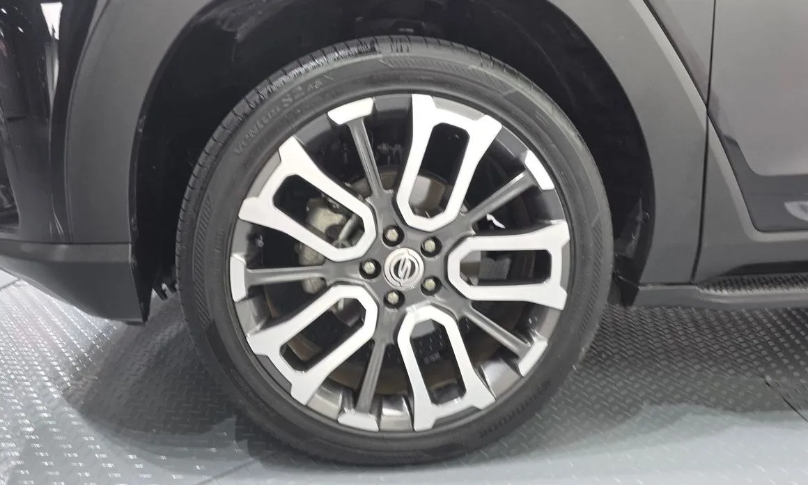 KG Mobility (Ssangyong) Torres — фото 4