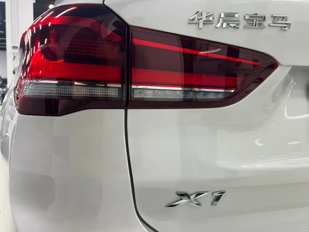 BMW X1 — фото 10