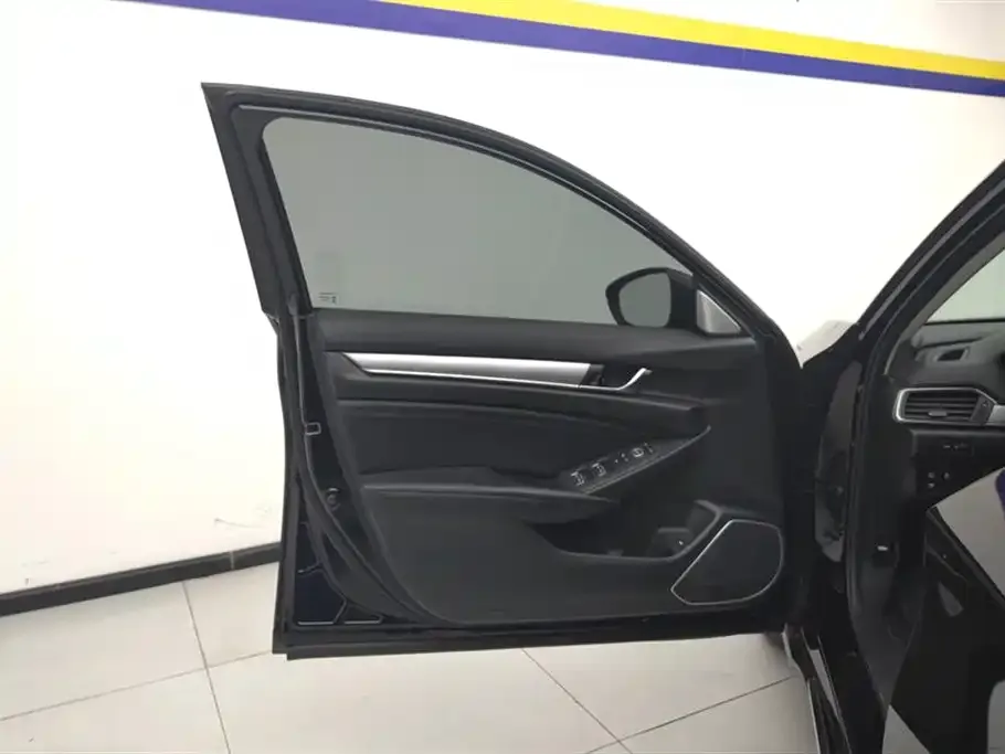 Honda Accord — фото 4
