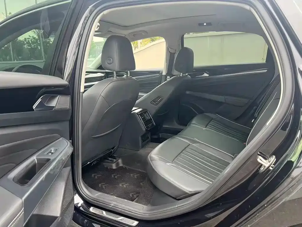 Volkswagen Passat — фото 3