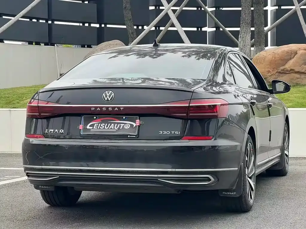 Volkswagen Passat — фото 2