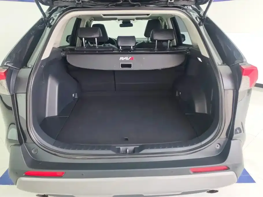 Toyota RAV4 2024 из CN, фото 2