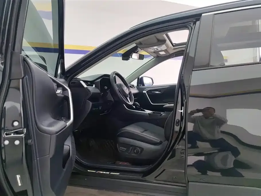 Toyota RAV4 2024 из CN, фото 7