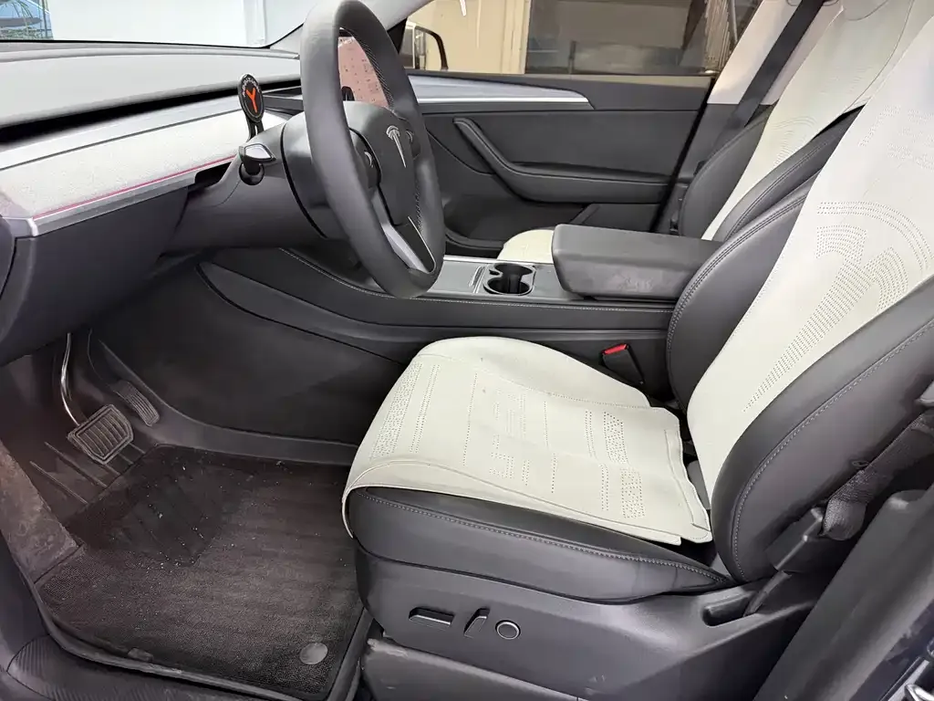 Tesla Model Y — фото 4