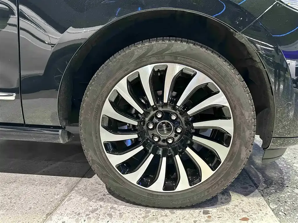 Lincoln Navigator — фото 9