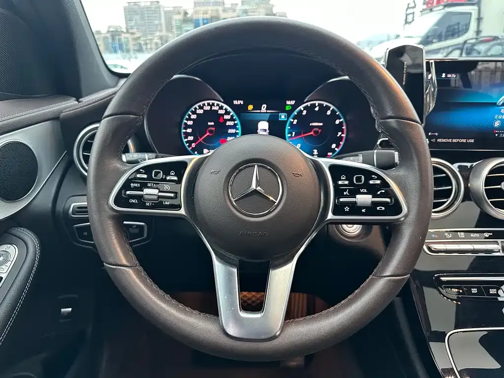 Mercedes-Benz GLC — фото 8