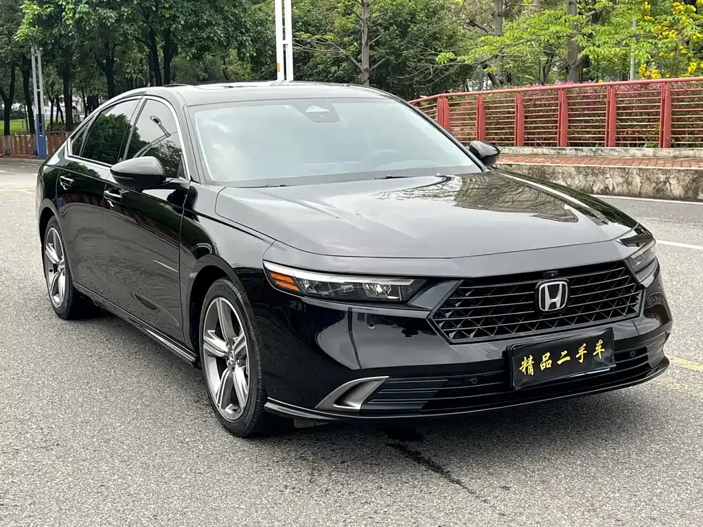 Honda Accord — фото 8