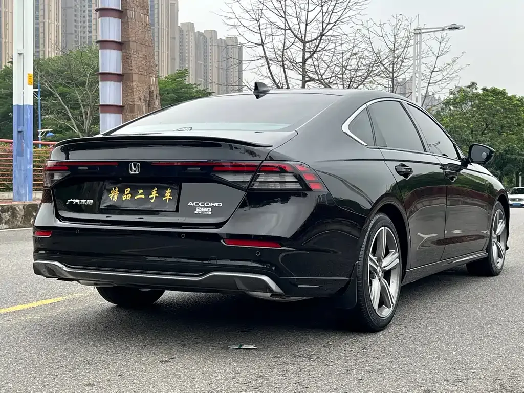 Honda Accord — фото 10