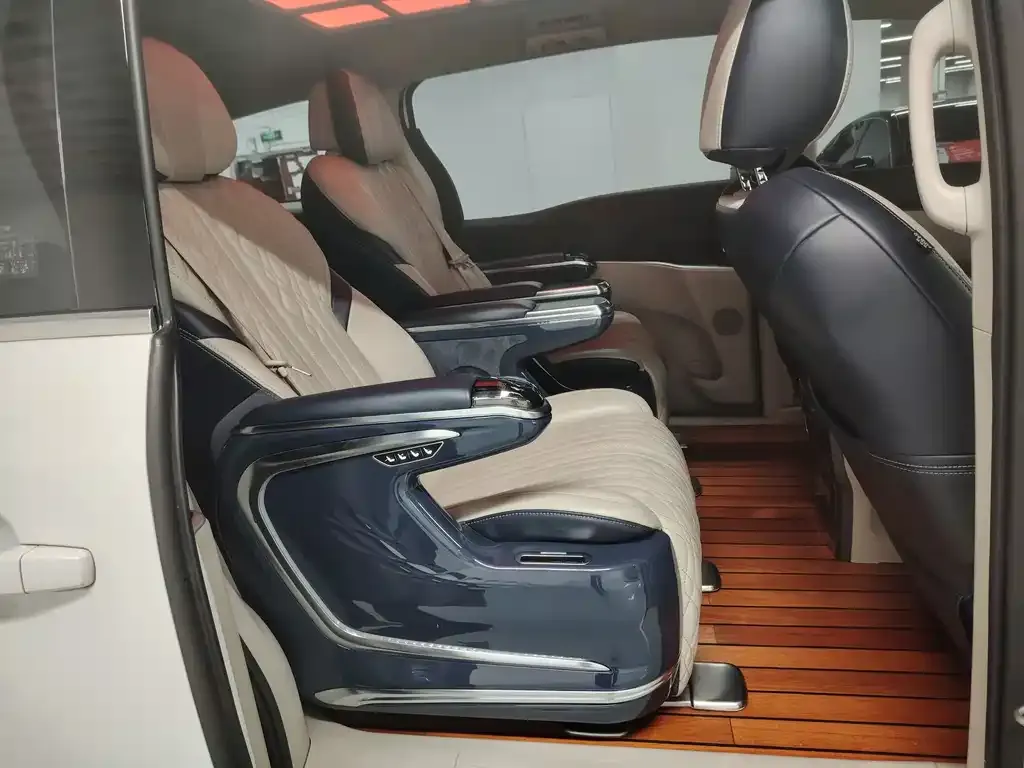 Buick GL8 2022 из CN, фото 8
