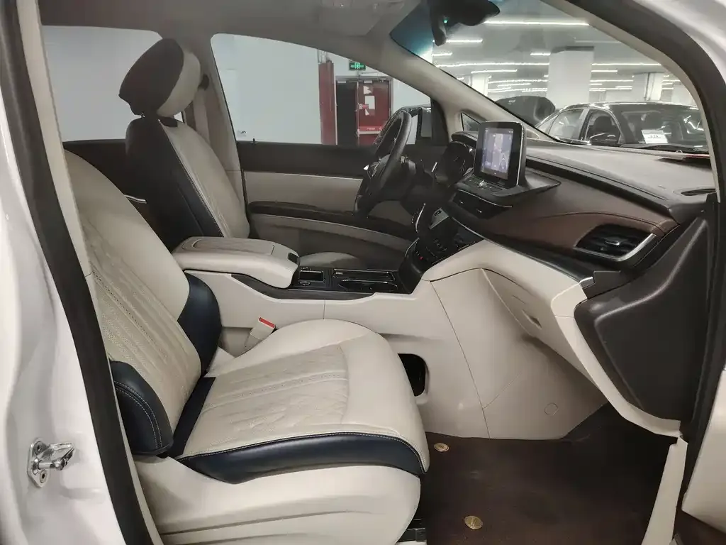 Buick GL8 2022 из CN, фото 5